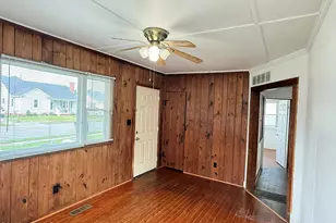 1011 Maple St, Elizabeth City, NC 27909 - Photo 2
