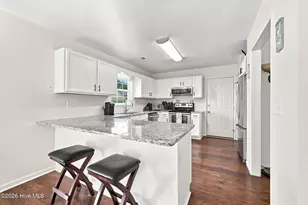 138 Lawndale Ln, Sneads Ferry, NC 28460 - Photo 16