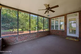 318 Village Green Dr, Trent Woods, NC 28562 - Photo 32