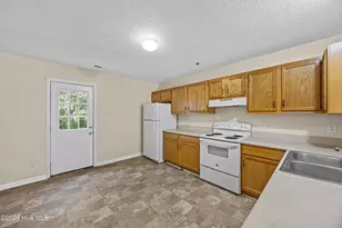 370 Bracken Pl, Jacksonville, NC 28540 - Photo 6