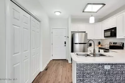 608 W Brown Street #Apt F, Southport, NC 28461 - Photo 8