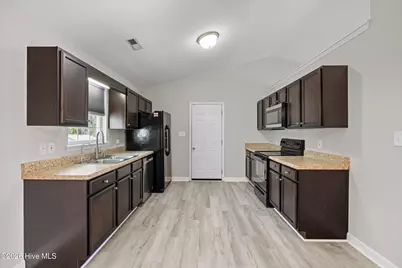 322 Reid Court N, Jacksonville, NC 28540 - Photo 16