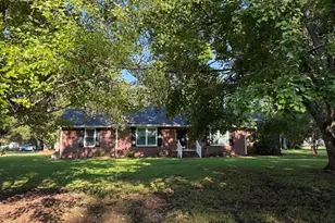 124 Rock Creek Dr S, Jacksonville, NC 28540 - Photo 1