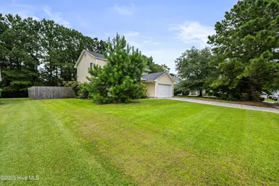 107 Chestnut Court, Jacksonville, NC 28546 - Photo 2