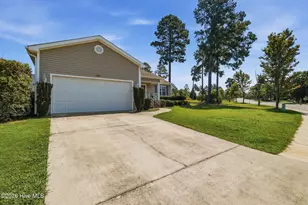 204 Savannah Garden Dr, Carthage, NC 28327 - Photo 2
