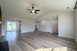 107 Cavalier Dr, Jacksonville, NC 28546 - Photo 4
