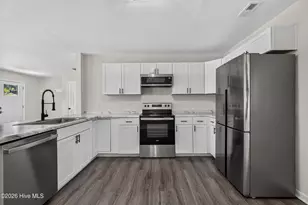 305 White Oak St, Jacksonville, NC 28540 - Photo 10