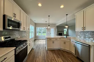 2729 Longleaf Pine Cir, Leland, NC 28451 - Photo 6