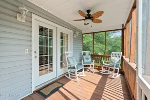143 NE 4th St, Oak Island, NC 28465 - Photo 8