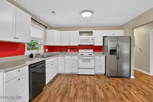 2400 N Hills Dr, New Bern, NC 28562 - Photo 4