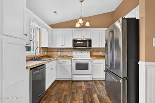 301 Parkton Dr, Richlands, NC 28574 - Photo 12