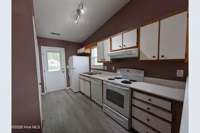 705 Varsity Drive, Wilmington, NC 28403 - Photo 4
