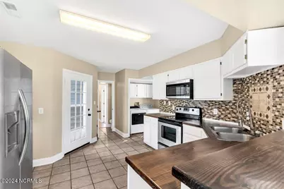 200 Pollard Drive, Jacksonville, NC 28540 - Photo 8