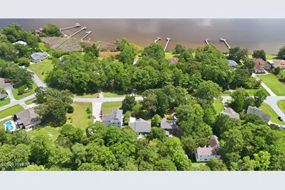 209 N Holland Point Drive, Stella, NC 28582 - Photo 4