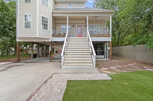 117 NE 33rd St, Oak Island, NC 28465 - Photo 2