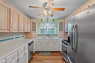 117 NE 33rd St, Oak Island, NC 28465 - Photo 12