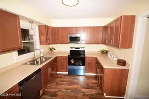 1005 Stillwood Cir, Jacksonville, NC 28540 - Photo 12