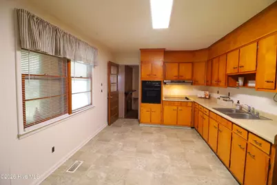 907 Gum Branch Road, Jacksonville, NC 28540 - Photo 10