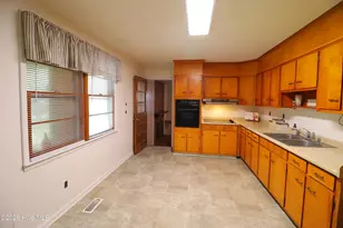 907 Gum Branch Rd, Jacksonville, NC 28540 - Photo 10
