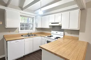 721 Varsity Dr, Wilmington, NC 28403 - Photo 4