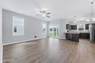 205 Shallowbag Bay Ln, Jacksonville, NC 28546 - Photo 4