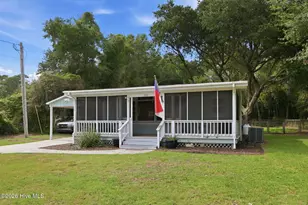 390 Pearson Cir, Newport, NC 28570 - Photo 2