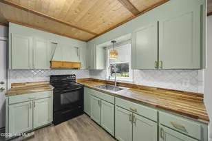 304 W Stanford St, Beulaville, NC 28518 - Photo 14