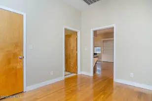 319 N 4th St, Wilmington, NC 28401 - Photo 12