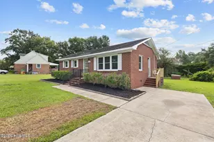 209 Diane Dr, Jacksonville, NC 28540 - Photo 2