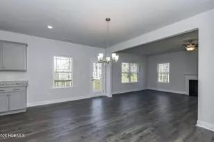 900 Harbour Pointe Dr, New Bern, NC 28560 - Photo 2