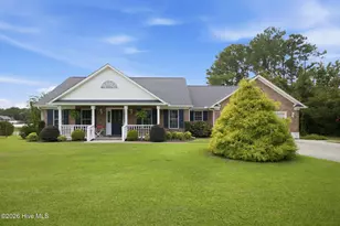 107 Silver Lake Ct, Swansboro, NC 28584 - Photo 2