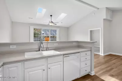 5006 Carleton Drive #Unit 121, Wilmington, NC 28403 - Photo 6