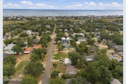 107 NE 20th Street, Oak Island, NC 28465 - Photo 6