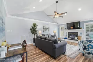 109 Commander Cir, New Bern, NC 28562 - Photo 8