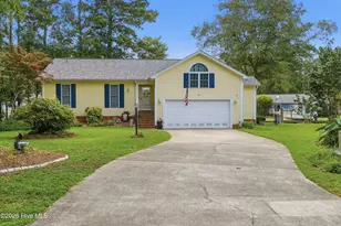109 Commander Cir, New Bern, NC 28562 - Photo 2