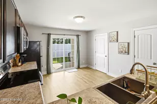 121 W Murrow Ln, Jacksonville, NC 28546 - Photo 16