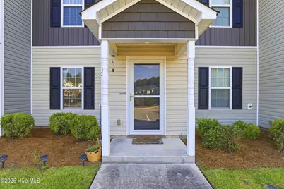 121 W Murrow Lane, Jacksonville, NC 28546 - Photo 2