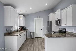 64 Cindy Rd, Richlands, NC 28574 - Photo 6