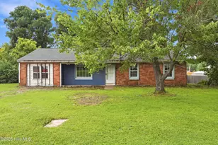 102 Royal Dr, Jacksonville, NC 28546 - Photo 2