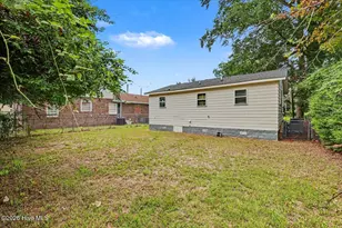 301 Montgomery Ave, Wilmington, NC 28405 - Photo 2