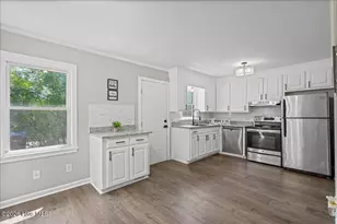 204 E Branch St, Benson, NC 27504 - Photo 2