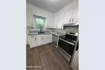 204 E Branch Street, Benson, NC 27504 - Photo 2