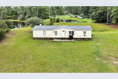 877 Cambridge Road, Southport, NC 28461 - Photo 1