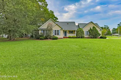 215 S Johnson Street, Beulaville, NC 28518 - Photo 2