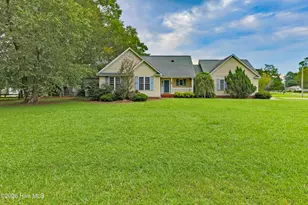 215 S Johnson St, Beulaville, NC 28518 - Photo 2