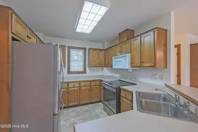 215 S Johnson Street, Beulaville, NC 28518 - Photo 6