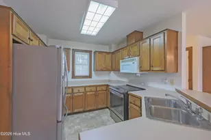 215 S Johnson St, Beulaville, NC 28518 - Photo 6