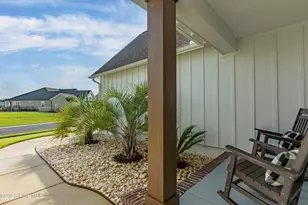 404 Summerhouse Dr, Holly Ridge, NC 28445 - Photo 4