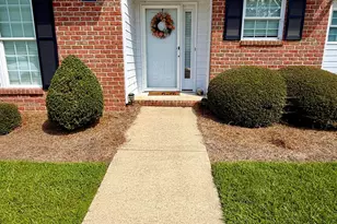 3105 Fox Run Dr, Kinston, NC 28504 - Photo 2