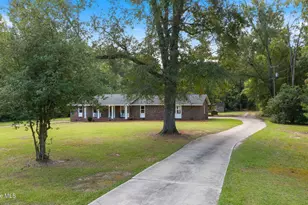 353 Gibson Dairy Rd, Elizabethtown, NC 28337 - Photo 12